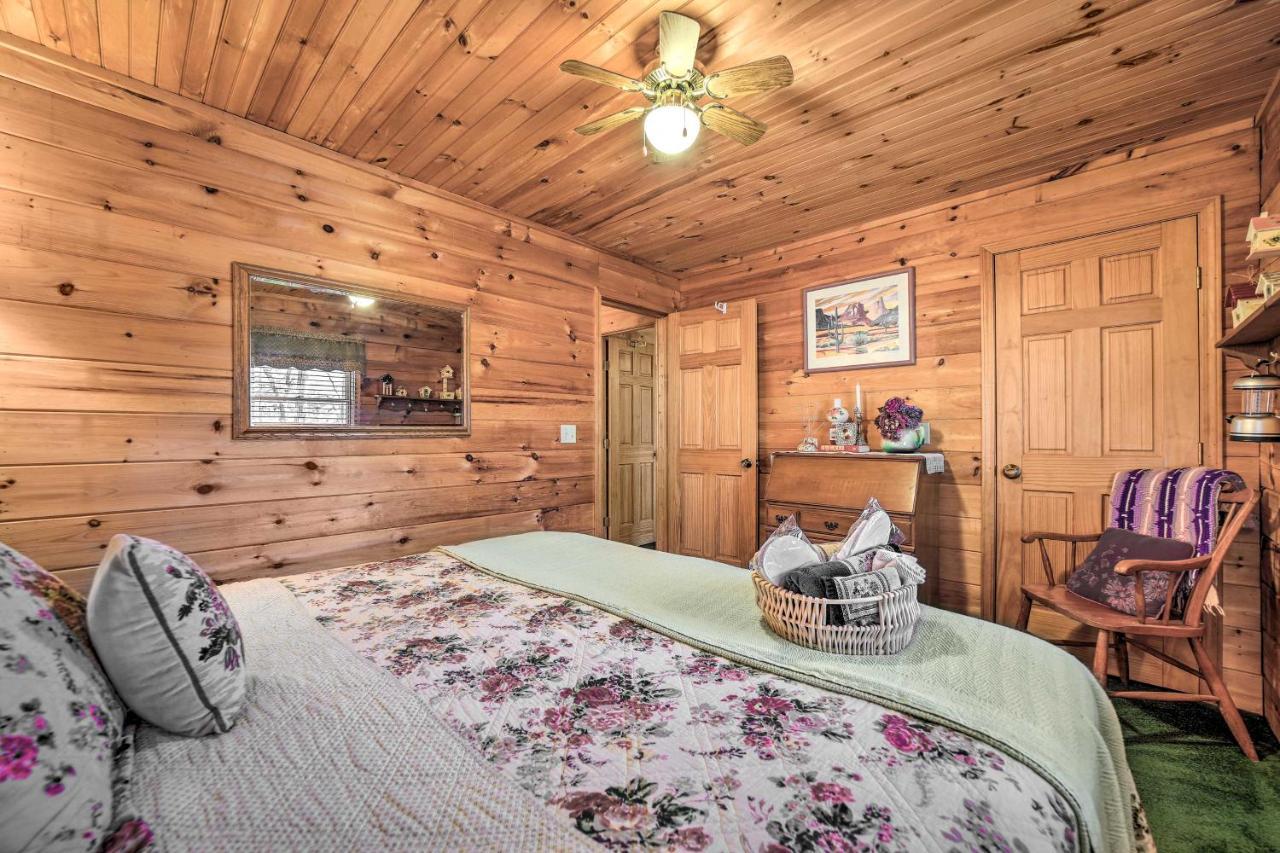 Franklin Cabin With Porch Near Hiking And Waterfalls! 외부 사진